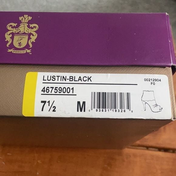 Fergie All Black Lustin Booties - Picture 11 of 11